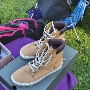 Skyla Bay Timberlands in Wheat Nubuck